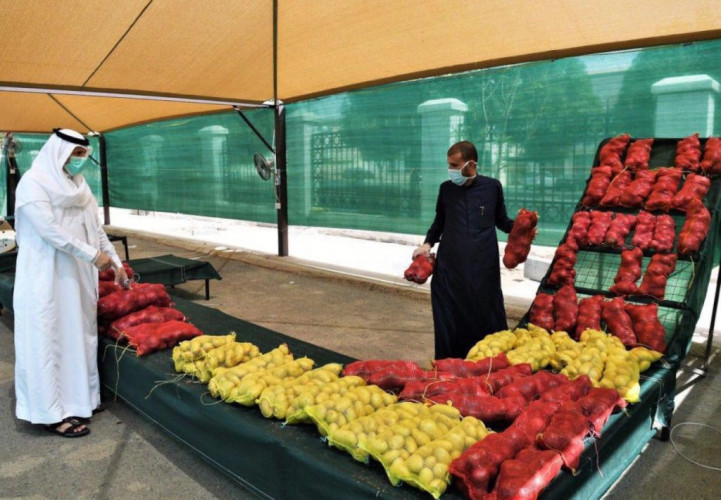 أمانة المدينة تستحدث سوقاً لبيع الخضار والفاكهة بحي الخالدية