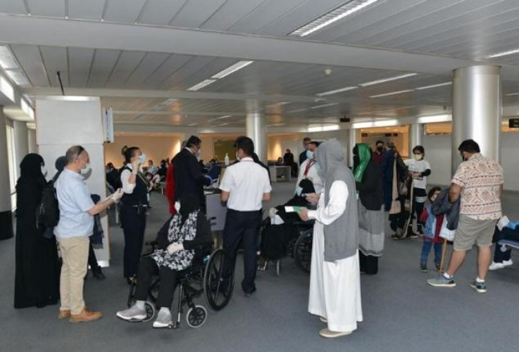 سفارة خادم الحرمين في بيروت تنقل 88 مواطناً إلى المملكة