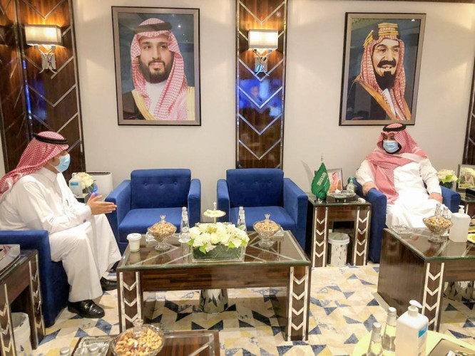 نائب أمير الجوف يستقبل الدكتور الشهراني بمناسبة انتهاء فترة عمله بالمنطقة
