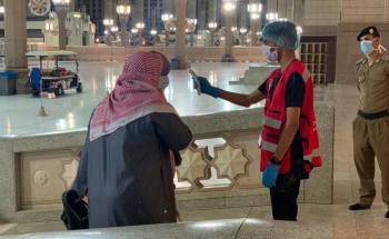 الهلال الأحمر السعودي بالمدينة المنورة يجري أعمال الكشف الحراري والفرز البصري للمصلين بالمسجد النبوي والمساجد الكبرى