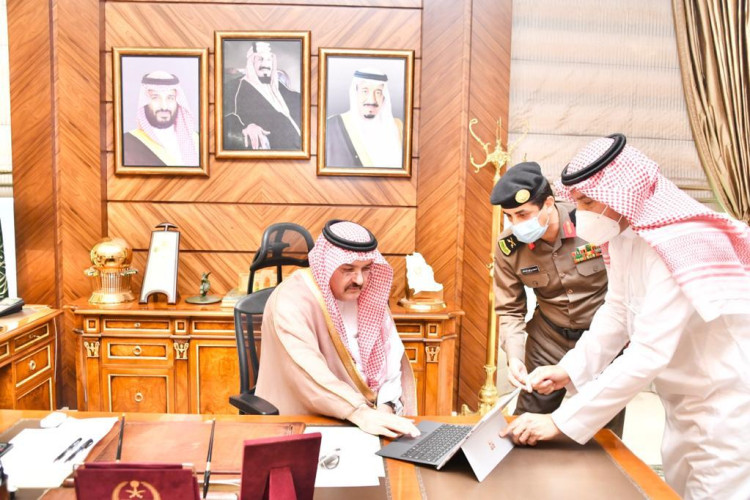 الأمير مشعل بن ماجد يدشّن مركزي شرطة الساحل والحمدانية بـ جدة