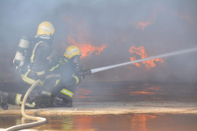 مدني الجوف يسيطر على حادث حريق عدد من الورش بالصناعية الجديدة