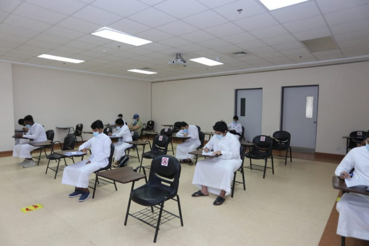 جامعة طيبة تستقبل طلابها لأداء الاختبارات الفصلية وسط الإجراءات الاحترازية