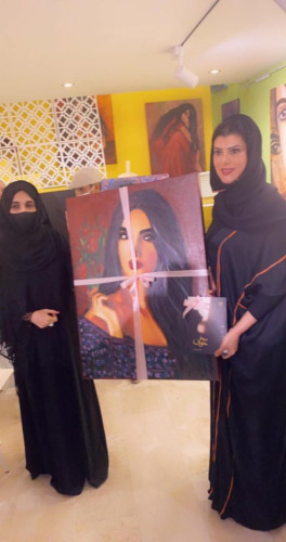 الاميره دعاء بنت محمد تفتح معرض الفنانة زهور المنديل بعنوان(إمرأة الفصول)