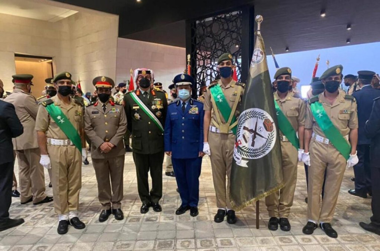 رئيس هيئة الأركان العامة يحضر احتفالات الذكرى المئوية الأولى لتأسيس المملكة الأردنية الهاشمية ويلتقي برئيس هيئة الأركان المشتركة للقوات الأردنية