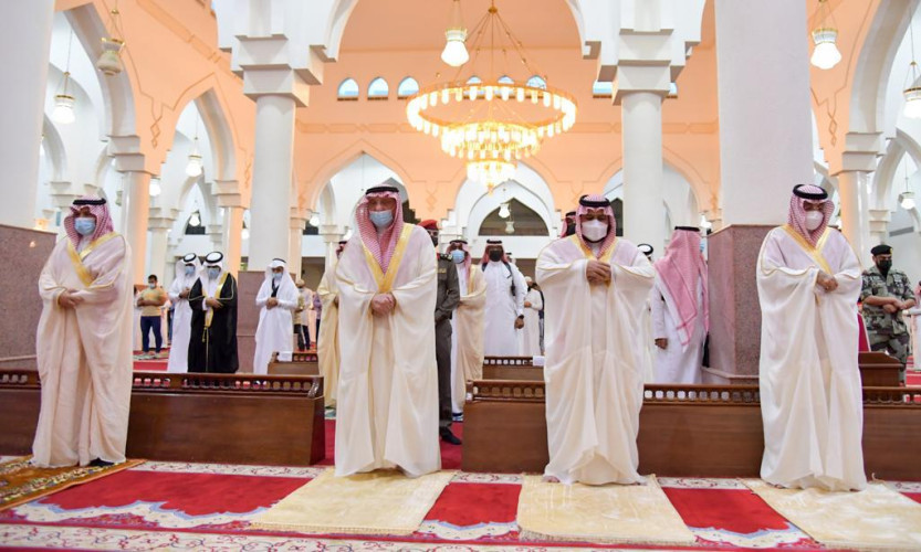 أمير منطقة جازان وسمو نائبه يؤديان صلاة عيد الاضحى المبارك