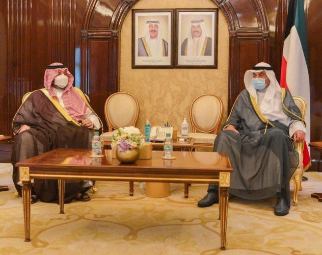 رئيس مجلس الوزراء الكويتي يستقبل الأمير تركي بن محمد بن فهد
