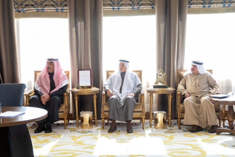 الأمير ‫تركي بن طلال‬ يلتقي أعضاء مؤسسة قدوات عطاء ووفاء للوطن