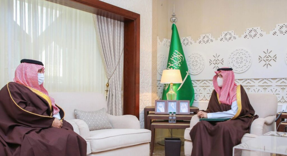 نائب أمير الشرقية يستقبل رئيس مؤسسة جسر الملك فهد بمناسبة تعيينه