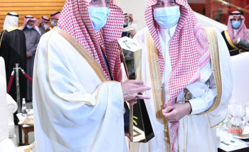 الأمير سعود بن نايف يسلم كأس الأمير نايف بن عبدالعزيز للفائز بالسباق