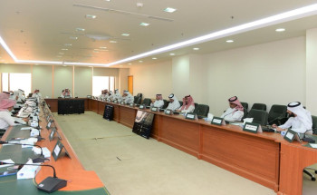 مجلس جامعة الملك خالد يعقد اجتماعه الثامن ويُقر برنامج التدريب الطلابي