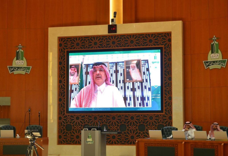 نائب وزير التعليم للجامعات والبحث والابتكار يدشّن المنظومة الإلكترونية للتحوّل لنظام الفصول الثلاثة في جامعة الملك عبدالعزيز