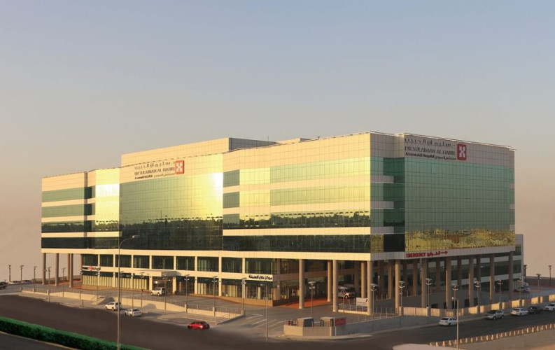مستشفى الدكتور سليمان الحبيب بالسويدي يستأصل بنجاحٍ أورامًا منتشرة في الكبد والمبيضين والأمعاء لسبعينية