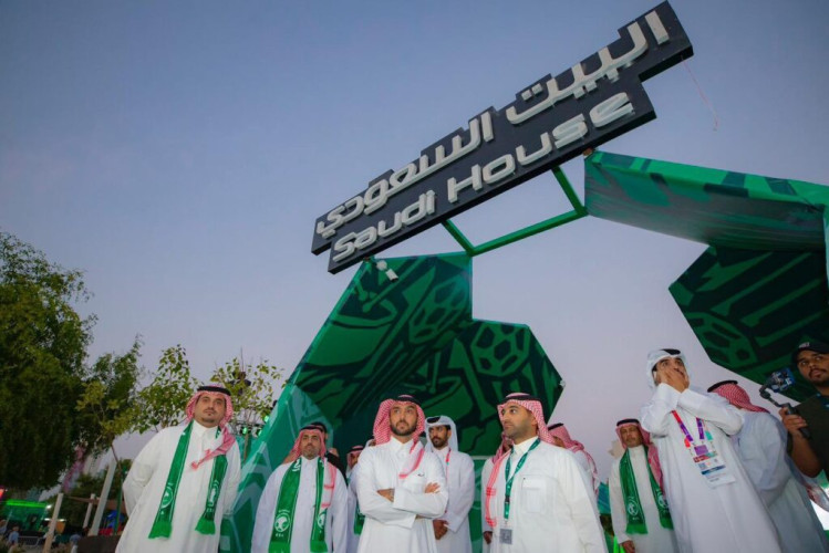 “سمو وزير الرياضة” يزور «البيت السعودي» بالدوحة قبيل افتتاحه غدا الأحد