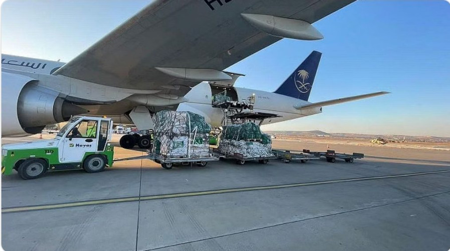 وصول الطائرة الإغاثية السعودية الـ12 إلى تركيا