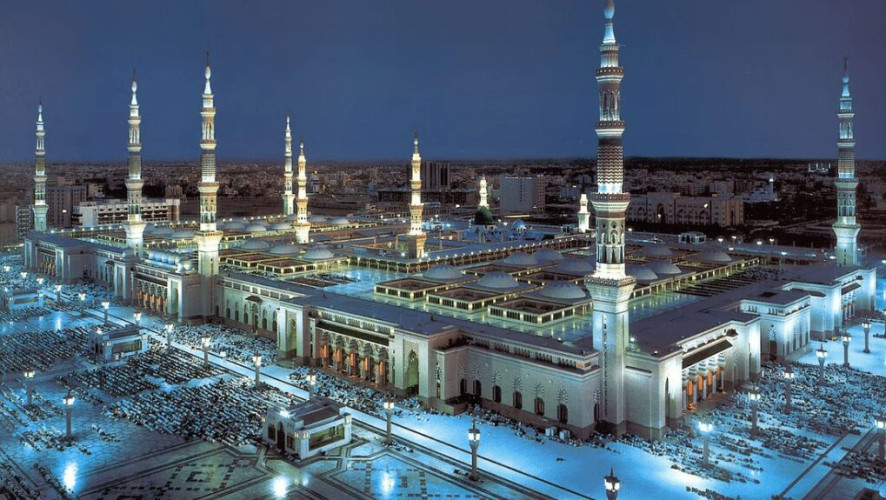 “الصاعدي”: فتح أبواب المسجد النبوي الـ100 لتسهيل حركة المصلين في رمضان