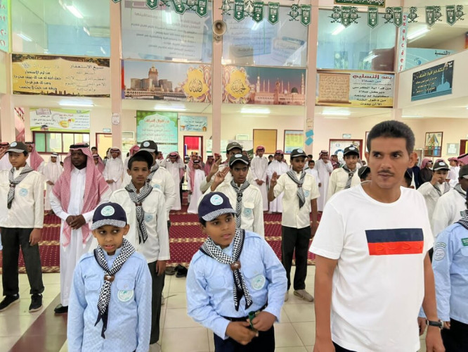 مدير تعليم بيشة يدشن فعاليات الاحتفاء بالعلم السعودي بمدرسة الصبيحي