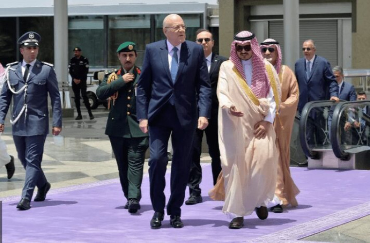 دولة رئيس الوزراء اللبناني يصل جدة للمشاركة في القمة العربية 32