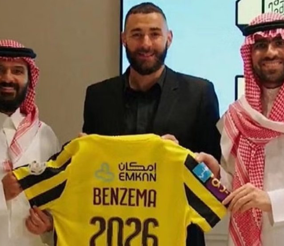 نادي الاتحاد السعودي يوقع عقداً مع اللاعب الفرنسي كريم بنزيما حتى عام 2026م