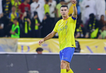 رونالدو يقود النصر للفوز على الرائد 3-1 في الدوري السعودي