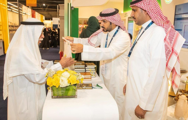 “الشؤون الإسلامية” توزع أكثر من 6 آلاف نسخة من المصحف الشريف لزوار معرض الرياض الدولي للكتاب