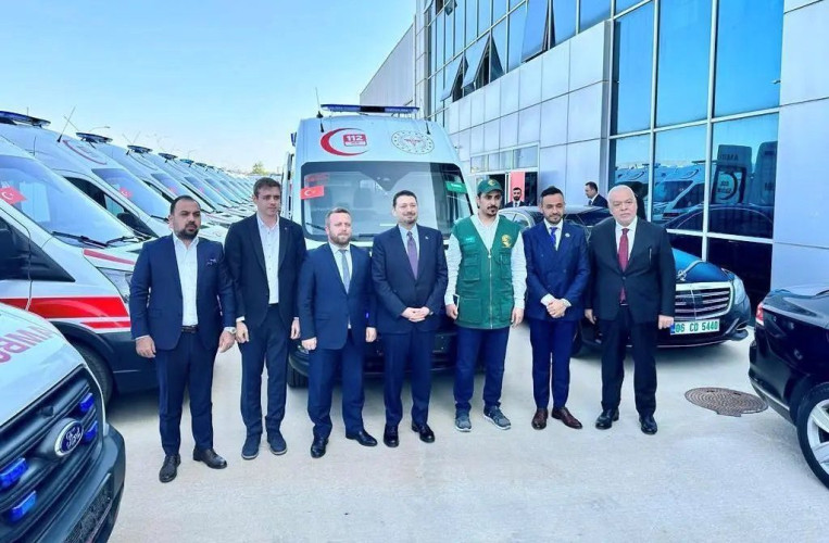 “مركز الملك سلمان للإغاثة” يسلِّم وزارة الصحة التركية 20 سيارة إسعاف لدعم المرافق الصحية المتضررة من الزلزال
