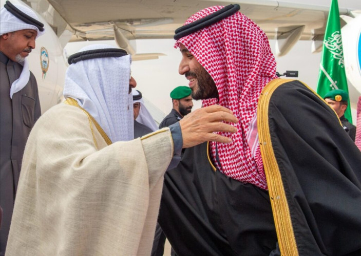 أمير دولة الكويت يصل الرياض وولي العهد في مقدمة مستقبليه