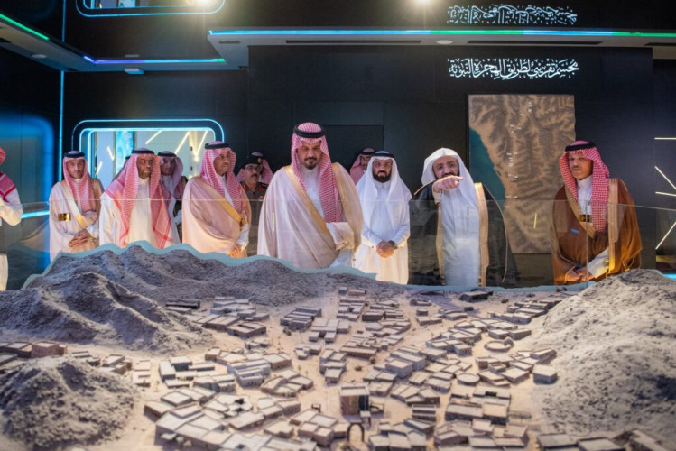 أمير منطقة ⁧‫المدينة المنورة‬⁩ يزور المعرض والمتحف الدولي للسيرة النبوية والحضارة الإسلامية