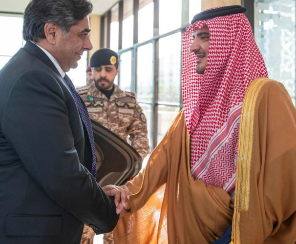 الأمير عبدالعزيز بن سعود يستقبل وزير الداخلية الباكستاني المكلف