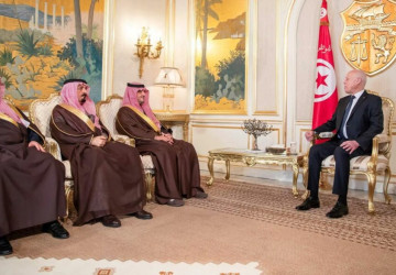 الرئيس التونسي يستقبل الأمير عبدالعزيز بن سعود