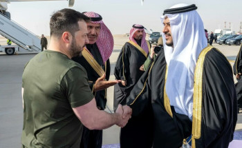 الرئيس الأوكراني يصل إلى الرياض وفي مقدمة مستقبليه نائب أمير المنطقة