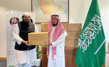 وزارة الشؤون الإسلامية تواصل توزيع هدية خادم الحرمين من التمور في الهند