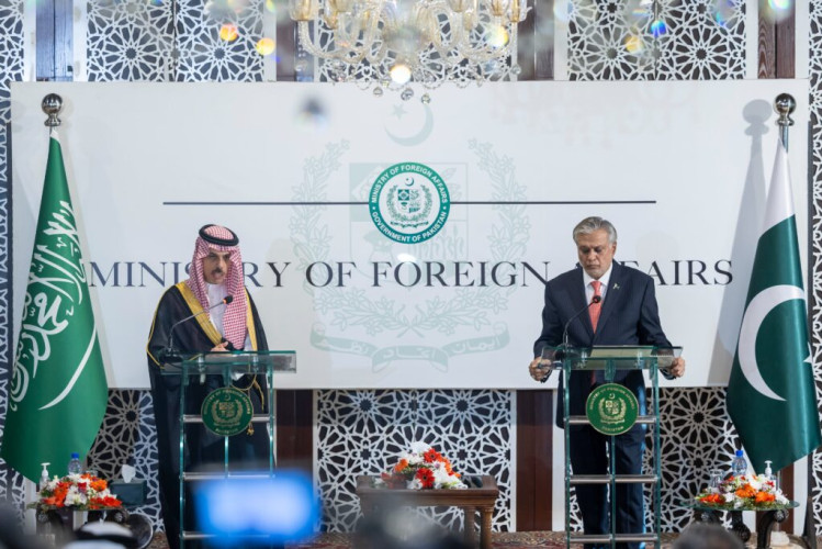 سمو وزير الخارجية ينوه بالتعاون السعودي الباكستاني لمواجهة التحديات وتعزيز التعاون في كافة المجالات