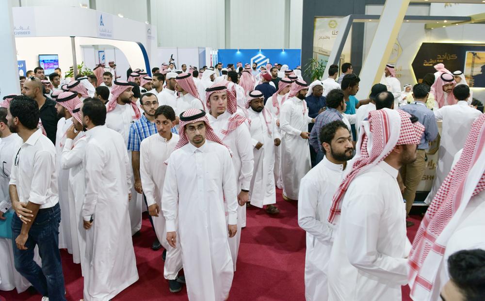 وزارة العمل والتنمية الاجتماعية وصندوق الموارد البشرية يشاركان في معرض وظائف 2019 وزارة العمل والتنمية الاجتماعية وصندوق الموارد البشرية يشاركان في معرض وظائف 2019