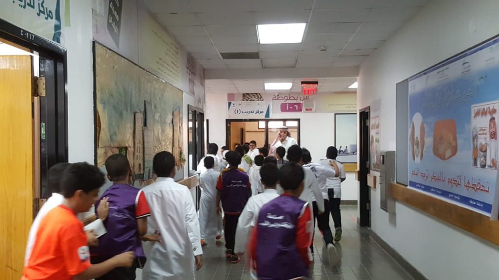 مدرسة الامير محمد بن فهد الابتدائية بالهفوف تقيم فرضية إخلاء لطلابها في ٧٣ ثانية مدرسة الامير محمد بن فهد الابتدائية بالهفوف تقيم فرضية إخلاء لطلابها في ٧٣ ثانية