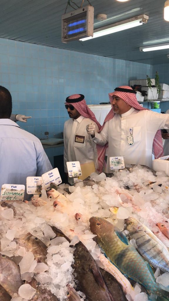 بلدية الجبيل: مصادرة وإتلاف 1200 كلجم لحوم فاسدة وتحرير 65 مخالفة بلدية الجبيل: مصادرة وإتلاف 1200 كلجم لحوم فاسدة وتحرير 65 مخالفة