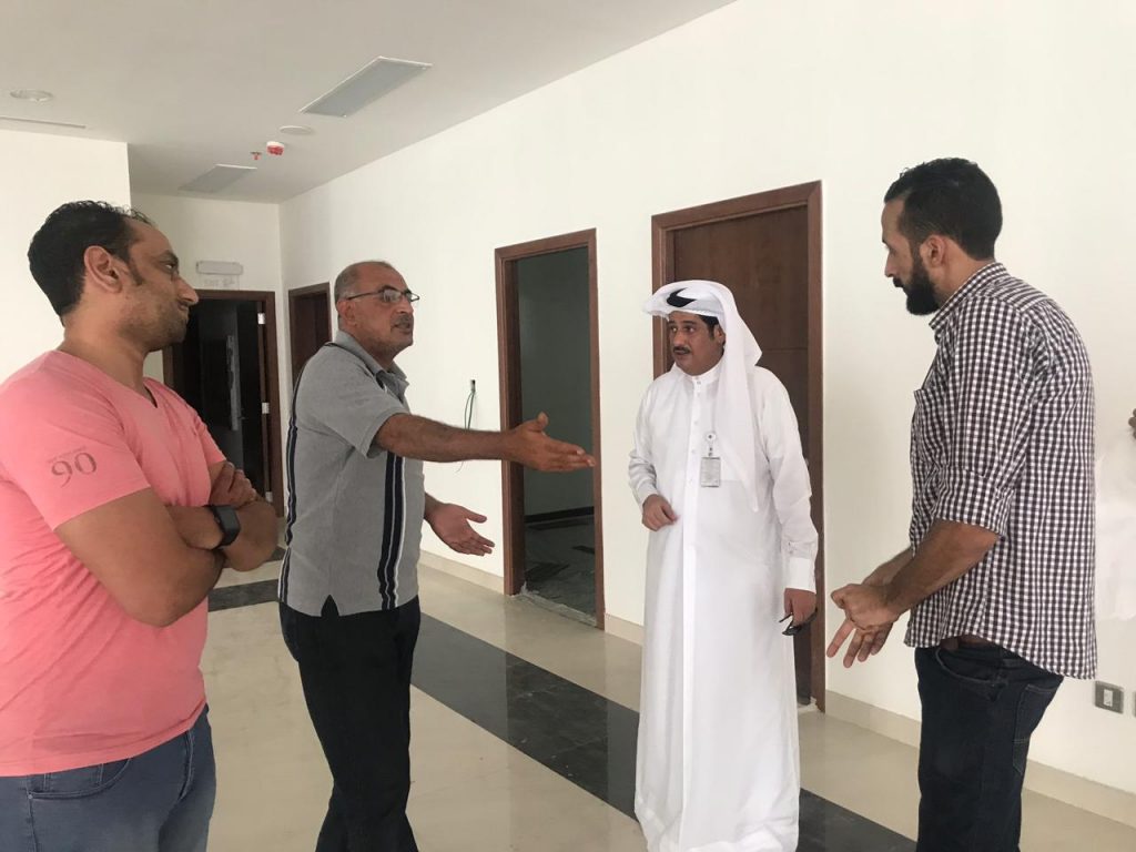 مدير مكتب العمل برأس تنورة يتفقد مشروع المبنى الجديد