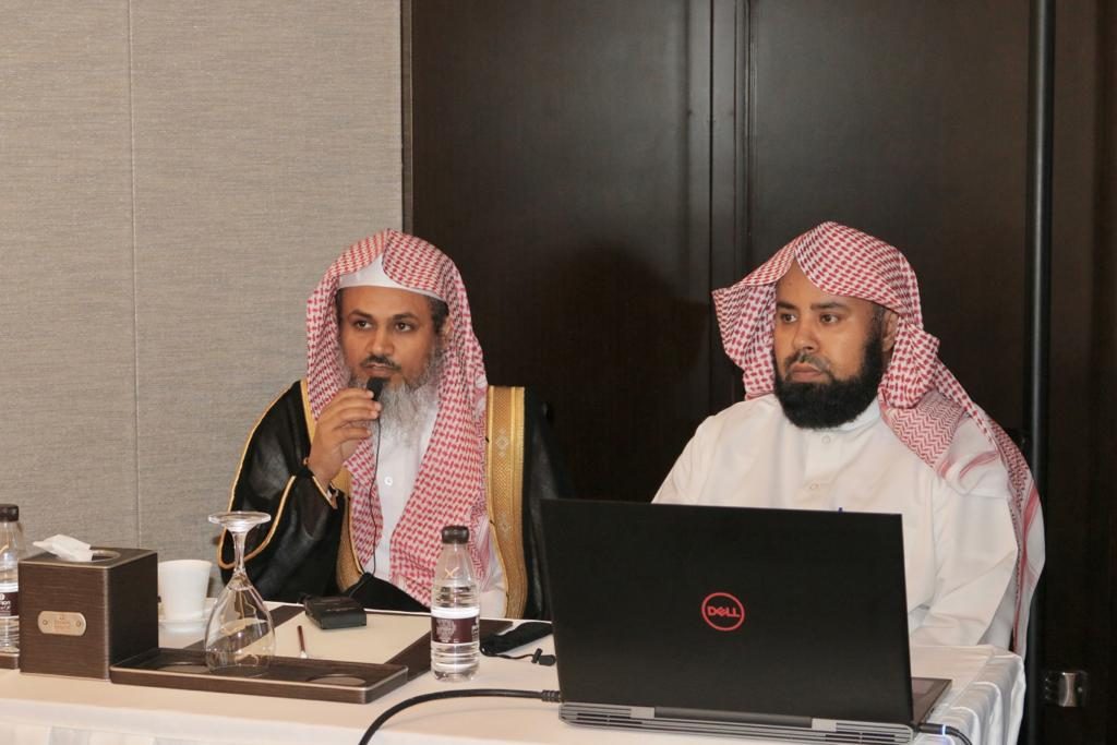 فرع الرئاسة العامة لهيئة الأمر بالمعروف بالمنطقة الشرقية ينفذ برنامجاً تدريبياً لأعضائه للتعامل مع السائح فرع الرئاسة العامة لهيئة الأمر بالمعروف بالمنطقة الشرقية ينفذ برنامجاً تدريبياً لأعضائه للتعامل مع السائح