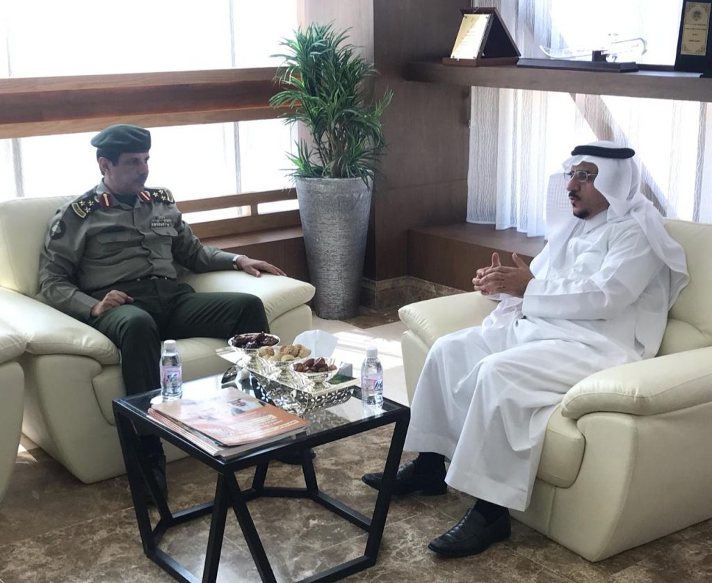 مدير الجامعة يستقبل مدير جوازات منطقة الباحة