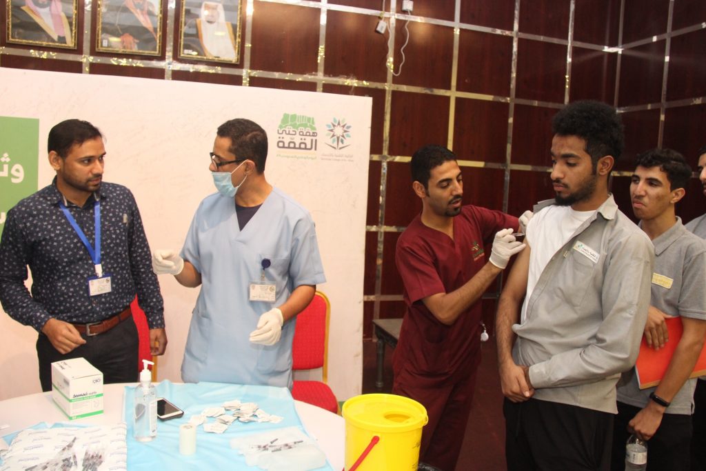 بالتعاون مع الصحة : تطعيم 1200 متدرباً بلقاح إنفلونزا الشتاء بتقنية الأحساء بالتعاون مع الصحة : تطعيم 1200 متدرباً بلقاح إنفلونزا الشتاء بتقنية الأحساء