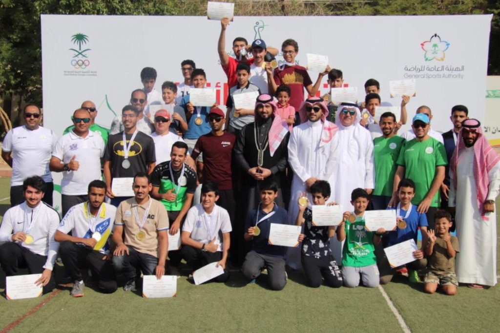 السفير يتوج الفائزين بالميداليات و يكرم المشاركين في ختام منافسات بطولة كأس الاتحاد المفتوحة “جميع الفئات”