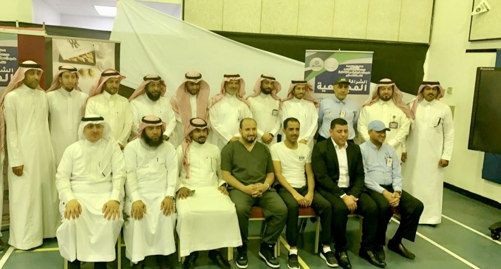 ” المغربي ” يفتتح معرض الشراكات المجتمعية بمدرسة عمار بن ياسر الابتدائية