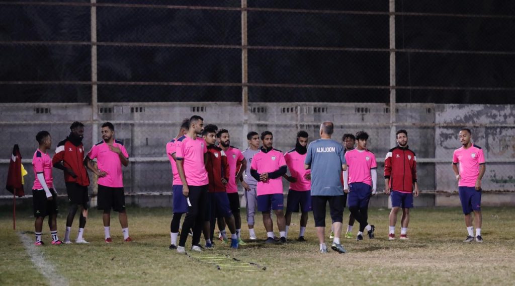 النجوم يستأنف التدريبات بعد الراحة ،، والرئيس يلتقي باللاعبين