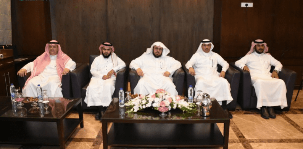 مدير عام التعليم بالمدينة المنورة يرعى الحفل الختامي لملتقى رؤساء اقسام اللغة العربية