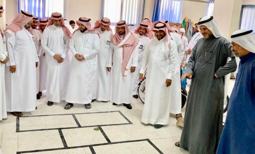 مساعد مدير تعليم الأحساء للشؤون المدرسية يرعى افتتاح المعرض الطلابي التوعوي بمدرسة الجفر الثانوية ” بنين”