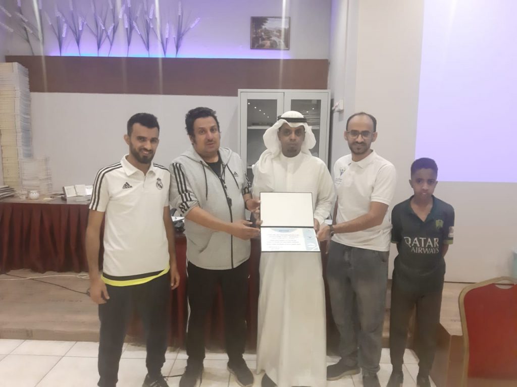 نادي الحي بثانوية طيبة يقيم دورة التصوير الرياضي