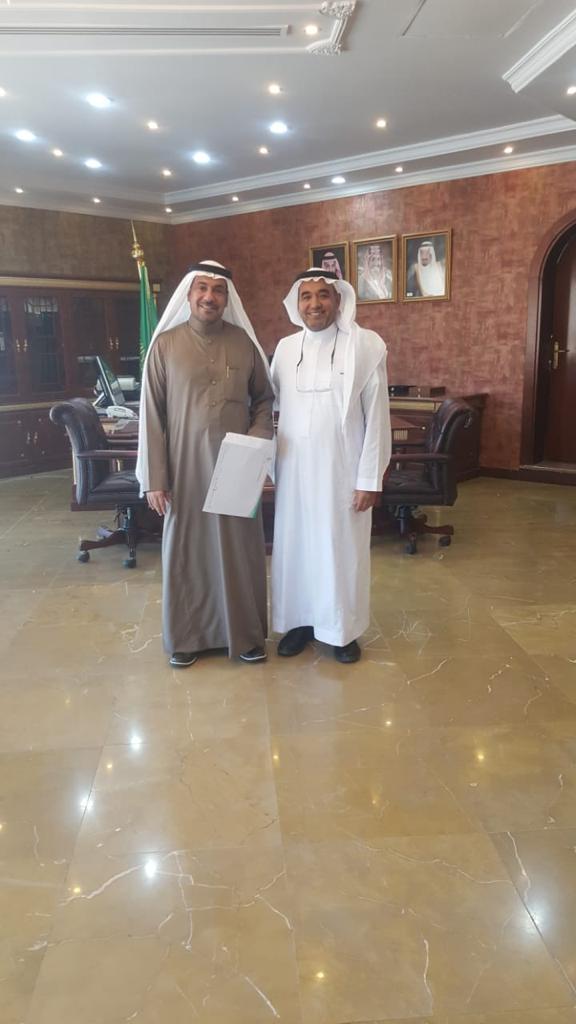 مدير عام صحة المدينة يكرم مدير إدارة الهيئات الصحية الشرعية مدير عام صحة المدينة يكرم مدير إدارة الهيئات الصحية الشرعية