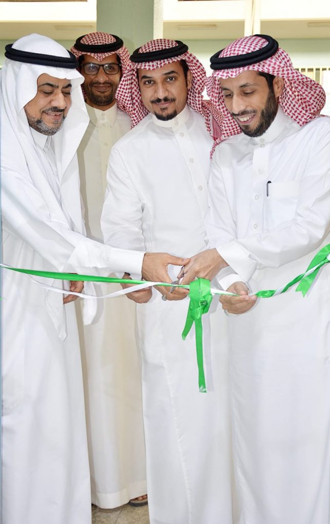بالصور ….” المانع ” يدشن نادي الربوت في مدرسة الحسن بن علي الابتدائية