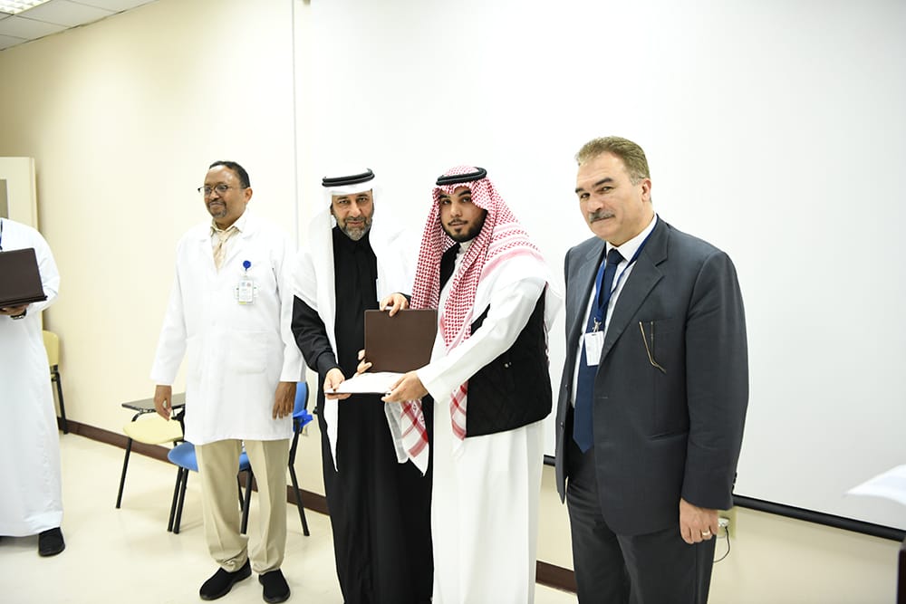 برنامج الطبيب المقيم في مستشفى الملك عبدالعزيز يحتفي بنخبة من المميزين برنامج الطبيب المقيم في مستشفى الملك عبدالعزيز يحتفي بنخبة من المميزين