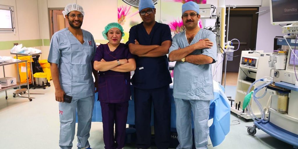 نجاح عملية إبدال مفصل كامل لمريض في نجران نجاح عملية إبدال مفصل كامل لمريض في نجران